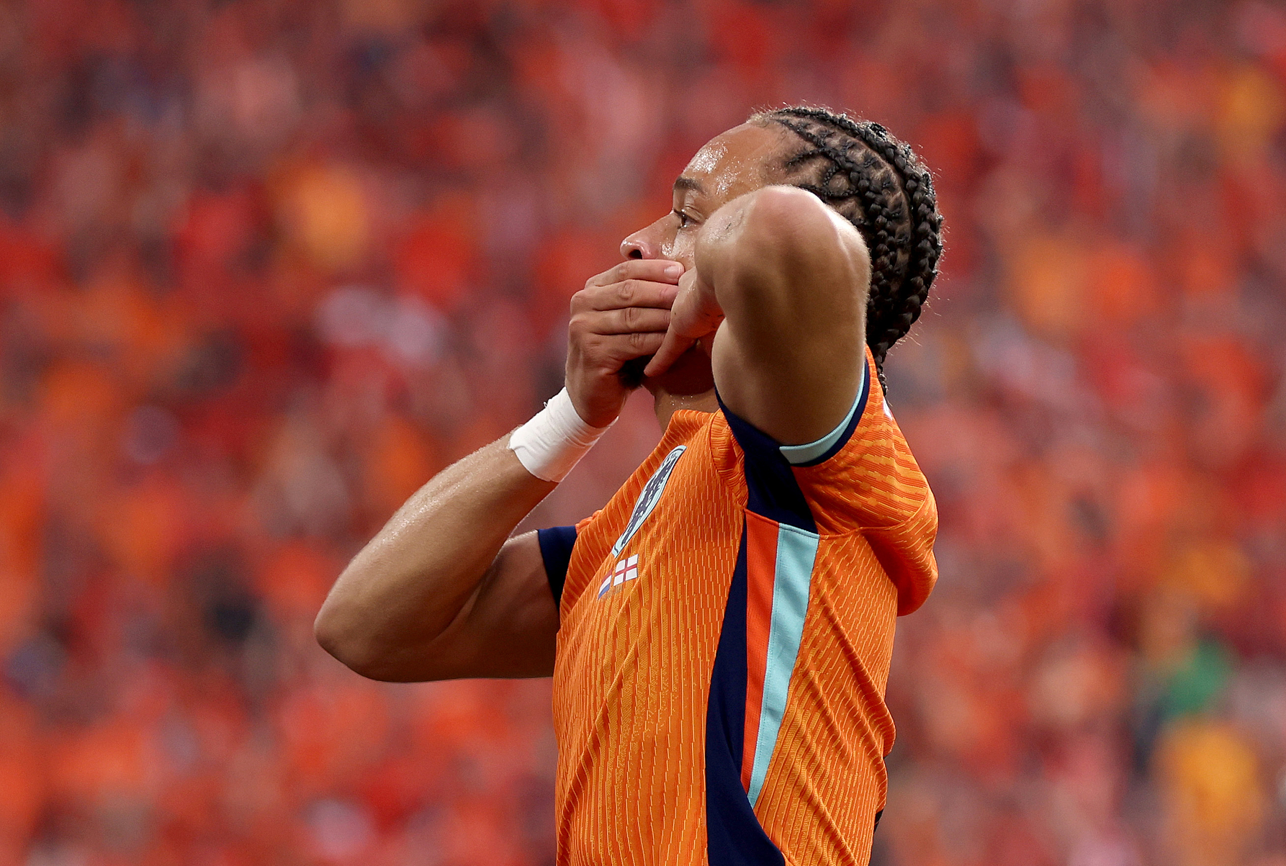 沃尔夫斯堡球员紧要进球，助球队取得关键胜利的简单介绍