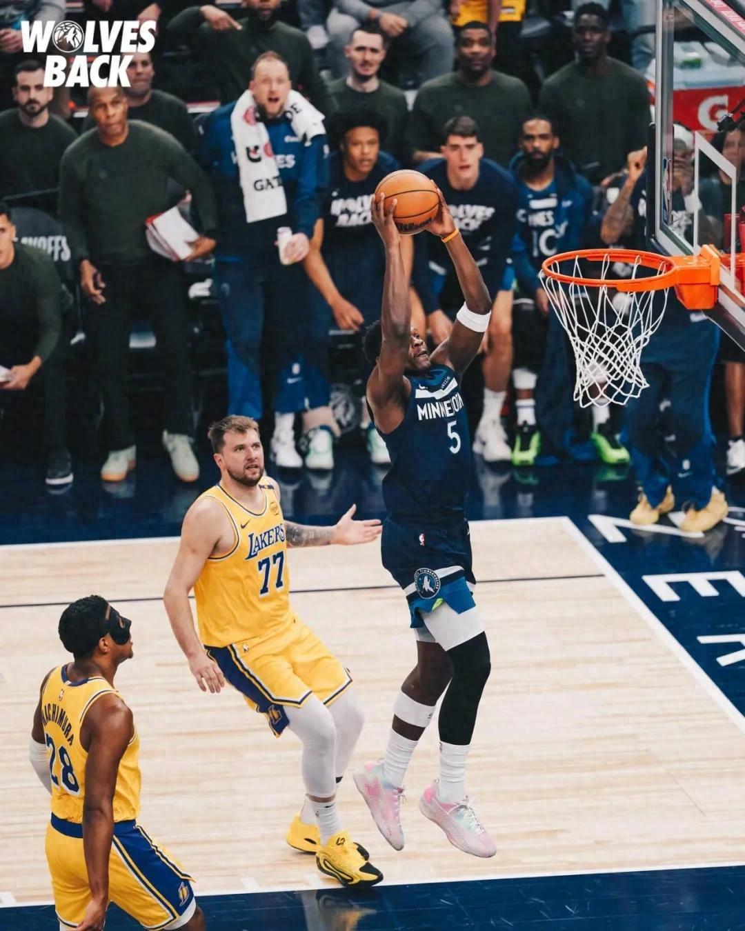 詹姆斯爆发新星，险胜刷新纪录，刷新队史纪录球队迎来希望！